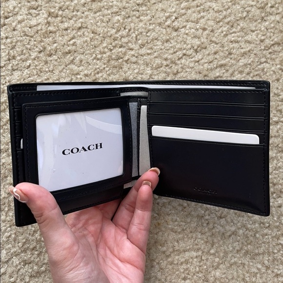 Coach Wallet - Picture 4 of 5